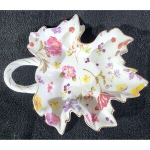 Medium-Size Mayfair Collection by Jay Maple Leaf Shaped Flower & Berry Dish